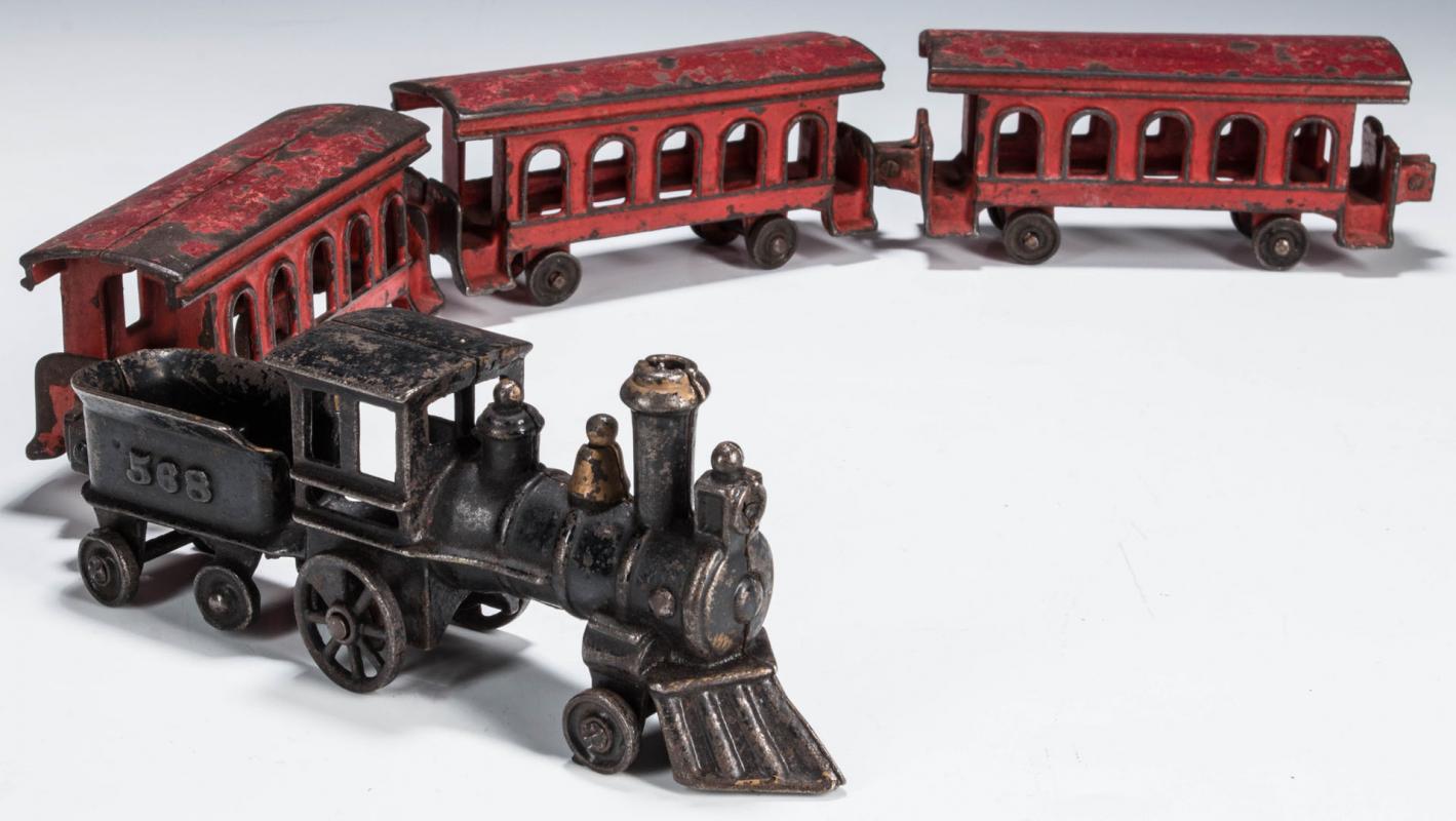 HARRIS TOY CO. CAST IRON FLOOR TRAIN '568' 