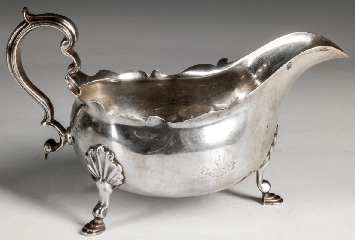 A 1912 THOMAS BRADBURY & SON STERLING SAUCE BOAT