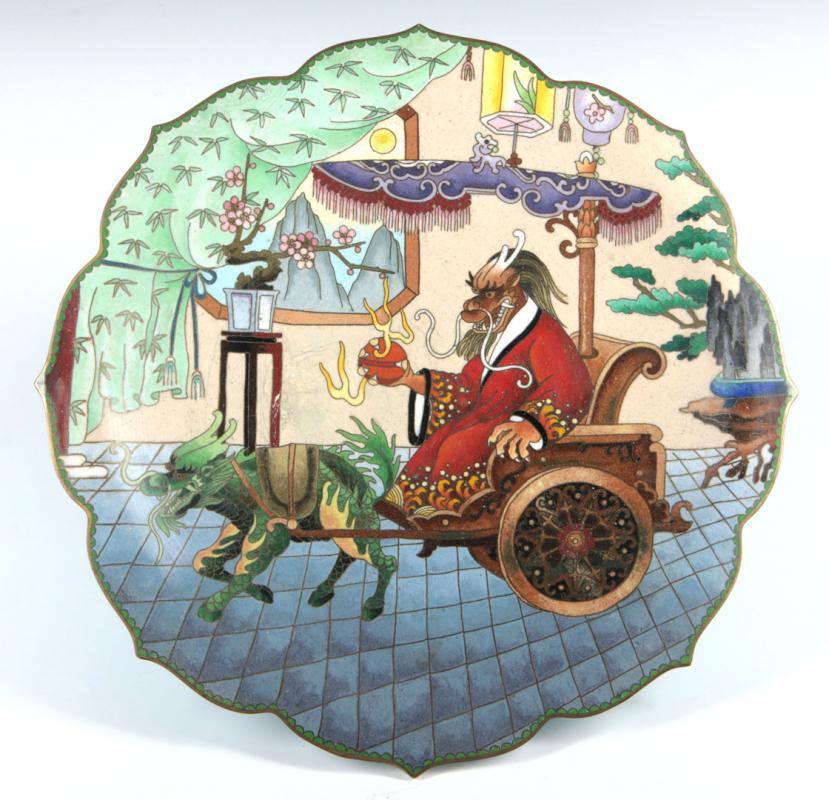 AN UNUSUAL CHINESE OCTOFOIL FORM CLOISONNÉ ENAMEL DISH