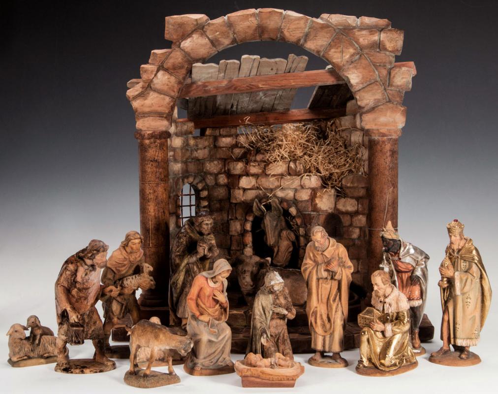 AN ANRI 6-INCH CARVED WOOD NATIVITY SET 