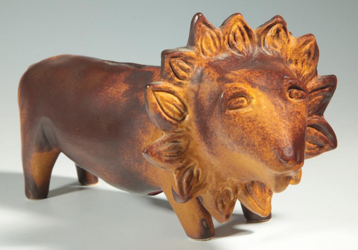 A BENNINGTON POTTERS LION BANK