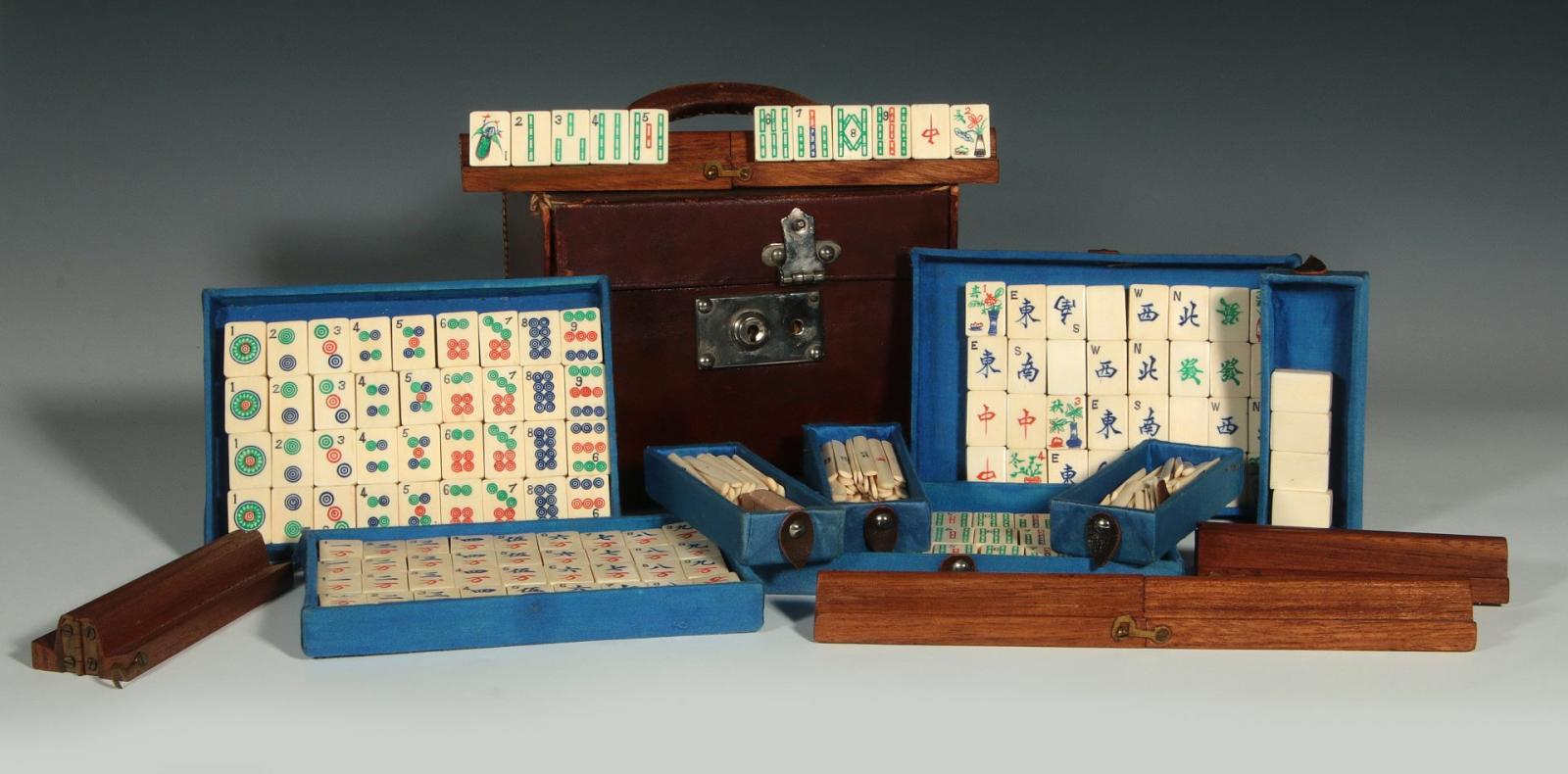 A VINTAGE BOXED HAND MADE MAH JONG SET