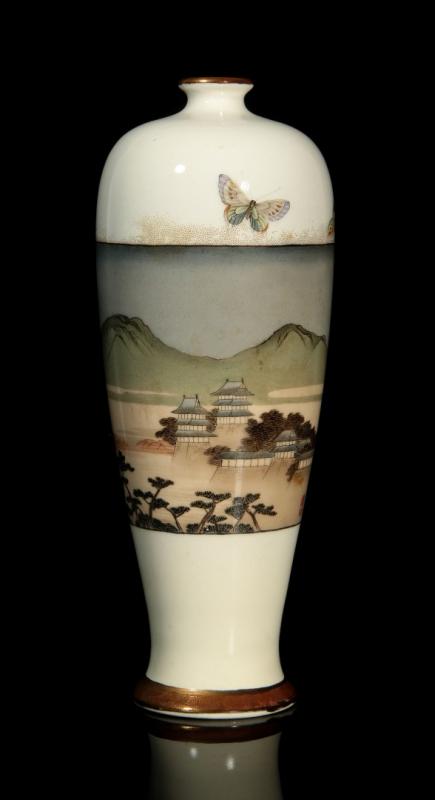 AN UNUSUAL 20TH CENTURY JAPANESE SATSUMA VASE