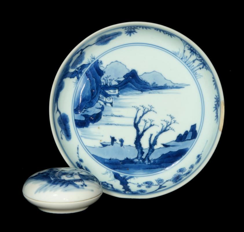 ANTIQUE CHINESE BLUE AND WHITE PORCELAIN