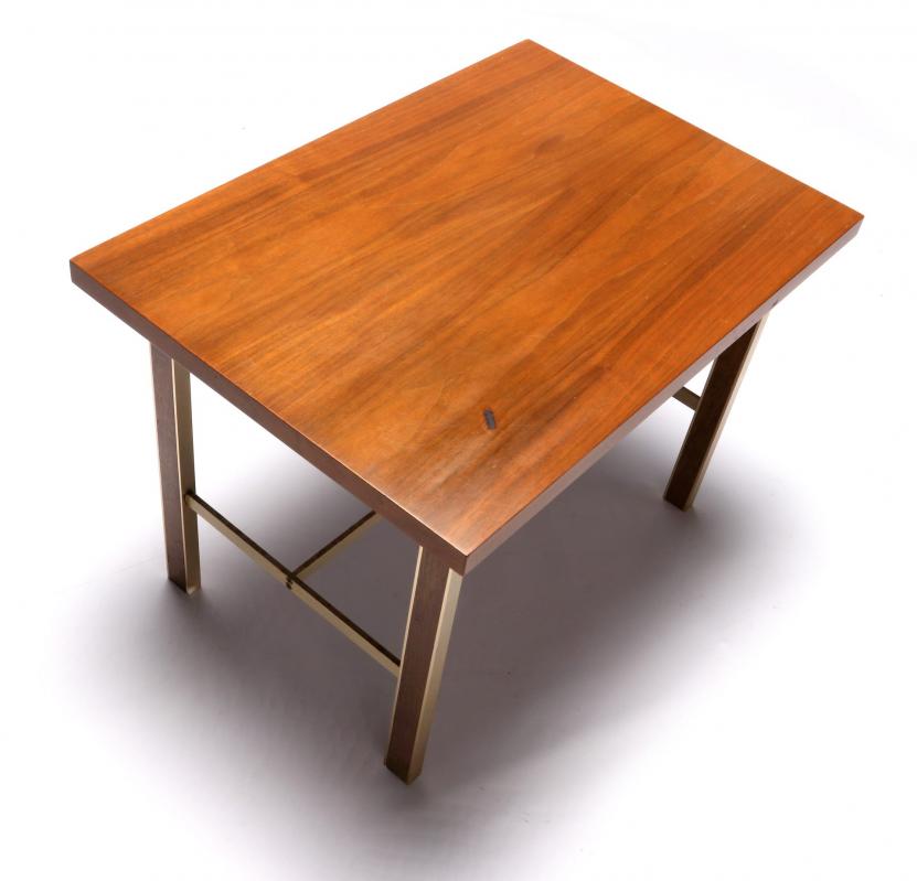 A PAUL MCCOBB LINEAR GROUP WALNUT SIDE TABLE