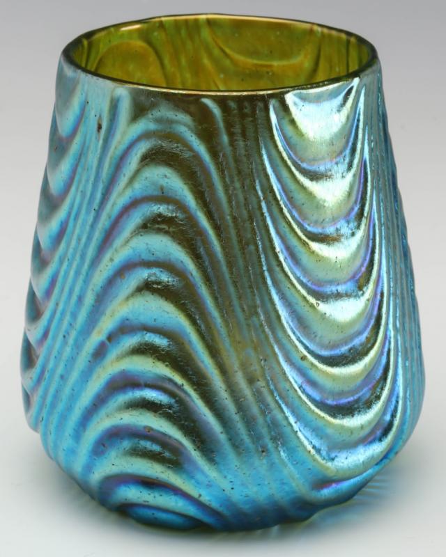 AN AUSTRIAN IRIDESCENT GLASS VASE ATTRIBUTED LOETZ