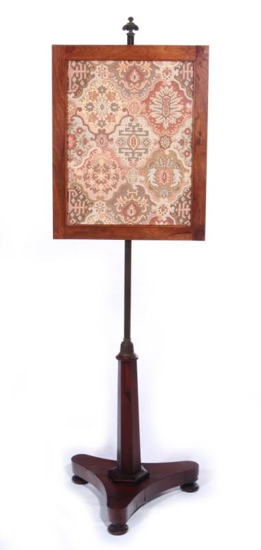 AN EARLY 19TH CENTURY MAHOGANY FIRE SCREEN