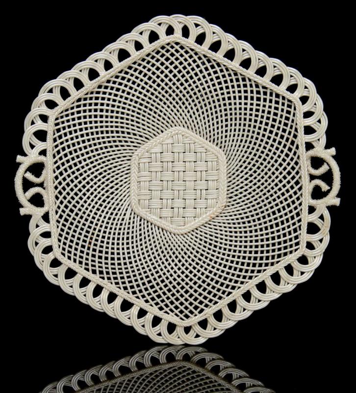 AN IRISH BELLEEK FOURTH PERIOD LATTICE WORK TRAY