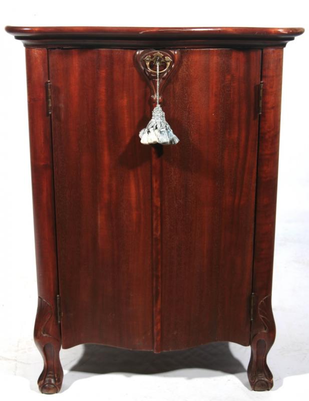 CIRCA 1900 MAHOGANY MUSIC BOX DISC STORAGE CABINET