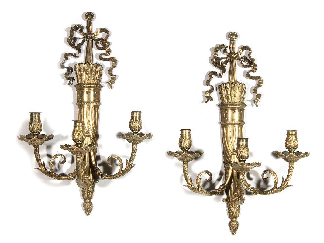 A PAIR CIRCA 1900 BEAUX-ARTS STYLE BRONZE SCONCES