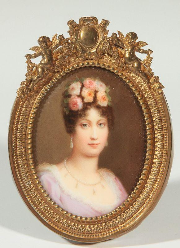 A FINE FRENCH PAINTED PORCELAIN PORTRAIT PLAQUE