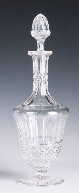 A 20TH CENTURY CUT CRYSTAL DECANTER