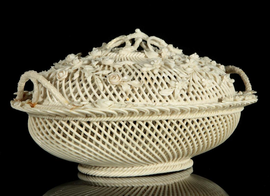 AN IRISH BELLEEK LARGE COVERED BASKET