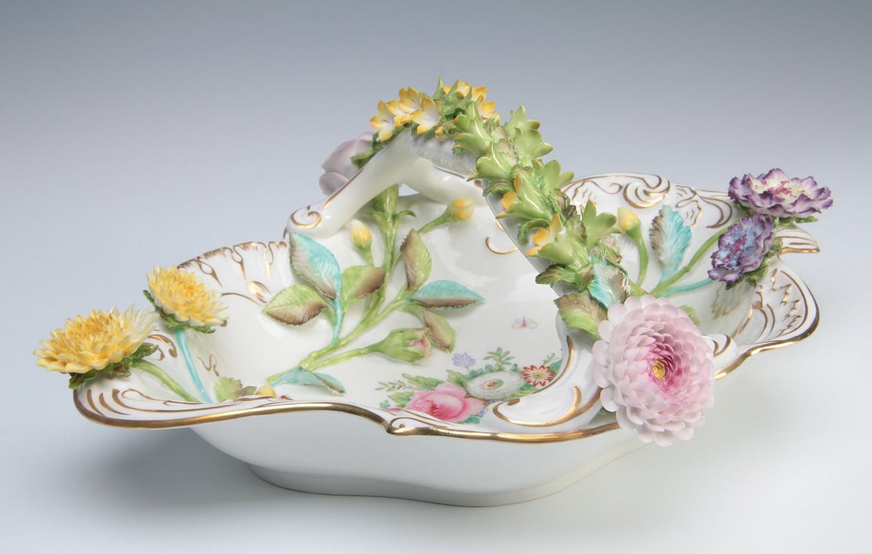 A FINE COALPORT COALBROOKDALE PORCELAIN BASKET